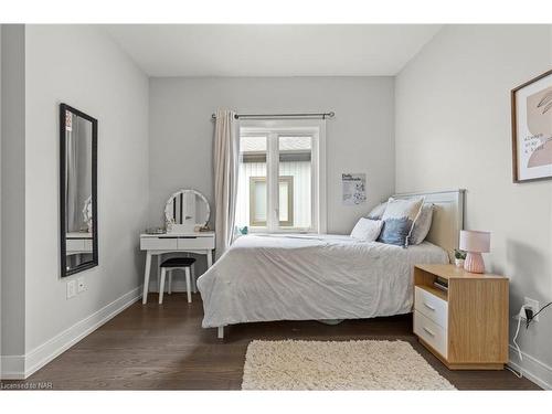 28 Venture Way, Thorold, ON - Indoor Photo Showing Bedroom