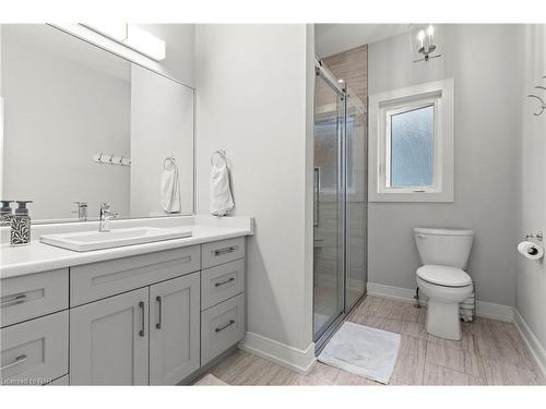 28 Venture Way, Thorold, ON - Indoor Photo Showing Bathroom