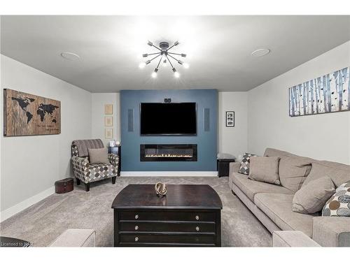 28 Venture Way, Thorold, ON - Indoor Photo Showing Living Room With Fireplace