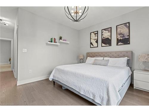 28 Venture Way, Thorold, ON - Indoor Photo Showing Bedroom