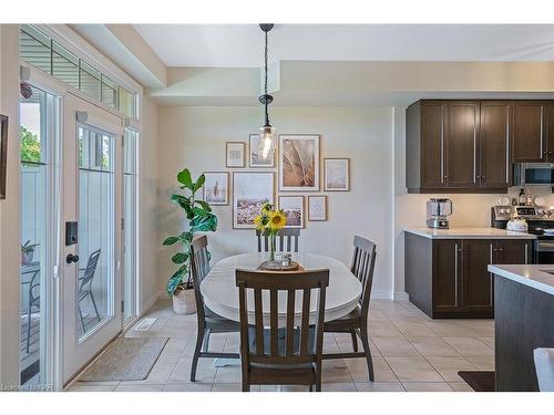 84 Dunrobin Lane, Grimsby, ON - Indoor Photo Showing Dining Room