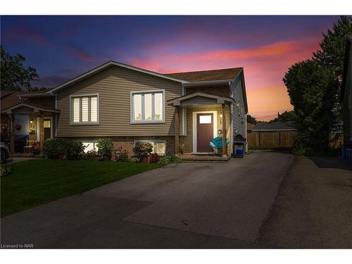 18 Rainbow Court, Welland, ON - Outdoor With Facade