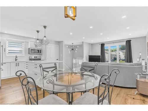 18 Rainbow Court, Welland, ON - Indoor Photo Showing Dining Room