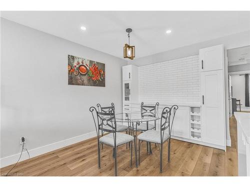 18 Rainbow Court, Welland, ON - Indoor Photo Showing Dining Room