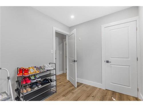 18 Rainbow Court, Welland, ON - Indoor Photo Showing Other Room