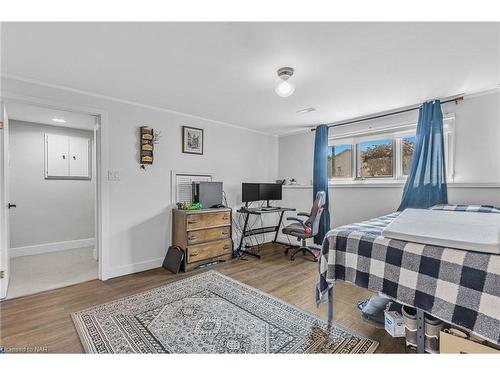 18 Rainbow Court, Welland, ON - Indoor Photo Showing Bedroom