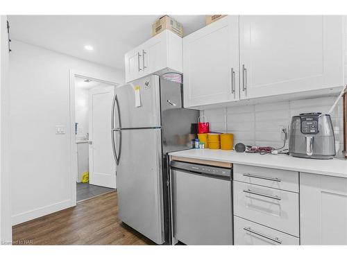 18 Rainbow Court, Welland, ON - Indoor Photo Showing Kitchen