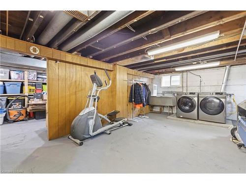 6386 Crawford Street, Niagara Falls, ON - Indoor Photo Showing Basement