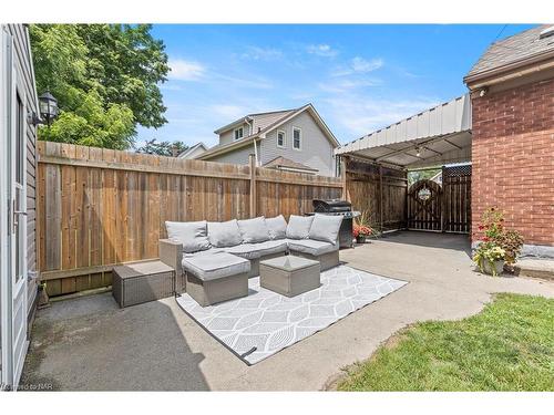 6386 Crawford Street, Niagara Falls, ON - Outdoor With Deck Patio Veranda With Exterior