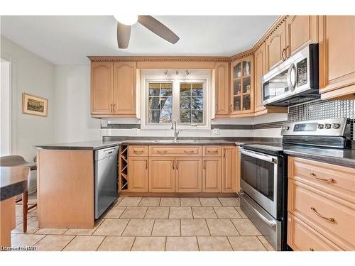 375 Mississauga Street, Niagara-On-The-Lake, ON - Indoor Photo Showing Kitchen