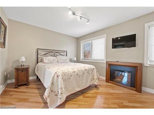 375 Mississauga Street, Niagara-On-The-Lake, ON - Indoor Photo Showing Bedroom