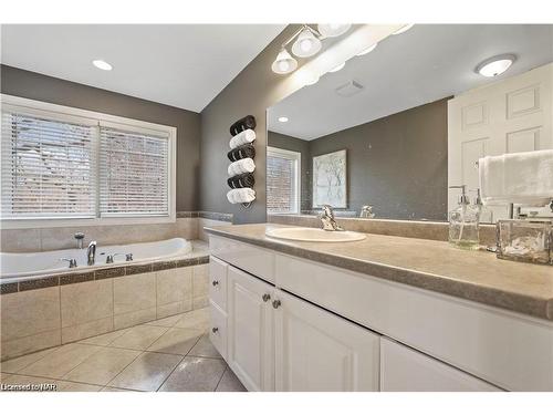 375 Mississauga Street, Niagara-On-The-Lake, ON - Indoor Photo Showing Bathroom