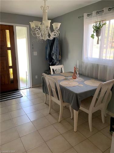 6842 Hagar Avenue, Niagara Falls, ON - Indoor Photo Showing Dining Room