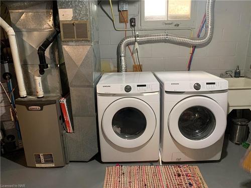 6842 Hagar Avenue, Niagara Falls, ON - Indoor Photo Showing Laundry Room