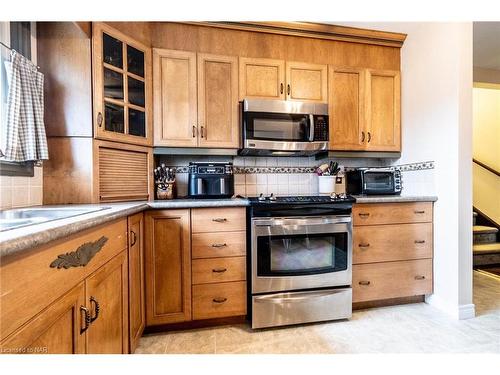 79 Glen Park Road, St. Catharines, ON - Indoor Photo Showing Kitchen