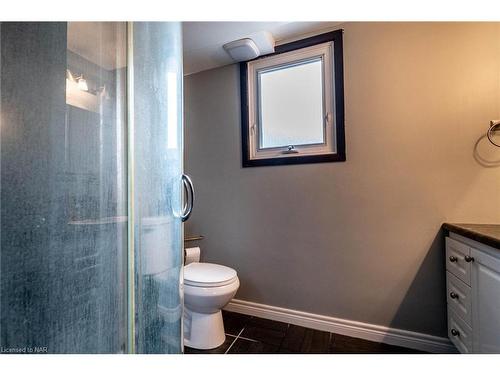 79 Glen Park Road, St. Catharines, ON - Indoor Photo Showing Bathroom