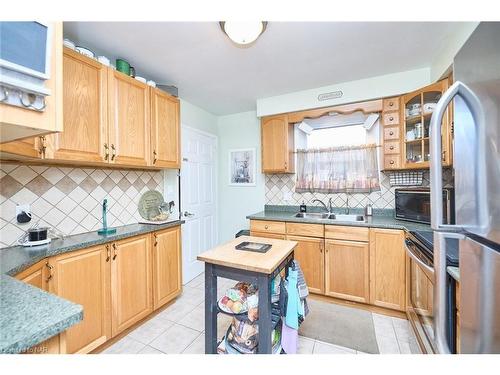 247 St Augustine Drive, St. Catharines, ON - Indoor Photo Showing Kitchen With Double Sink