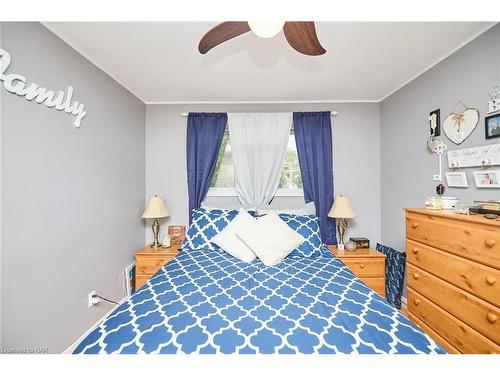 247 St Augustine Drive, St. Catharines, ON - Indoor Photo Showing Bedroom