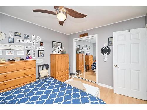 247 St Augustine Drive, St. Catharines, ON - Indoor Photo Showing Bedroom