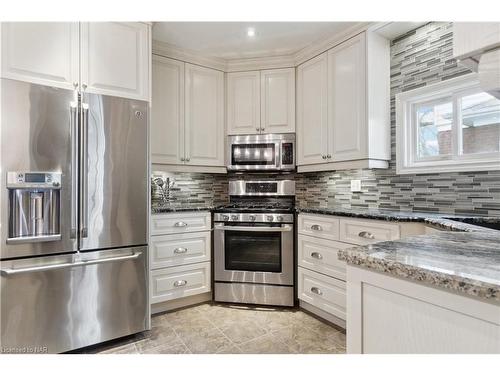 100 Elgin Street, Port Colborne, ON - Indoor Photo Showing Kitchen With Upgraded Kitchen