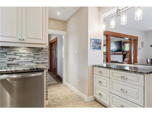 100 Elgin Street, Port Colborne, ON - Indoor Photo Showing Kitchen With Upgraded Kitchen