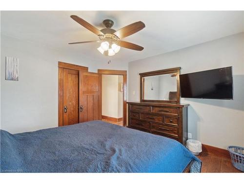 100 Elgin Street, Port Colborne, ON - Indoor Photo Showing Bedroom