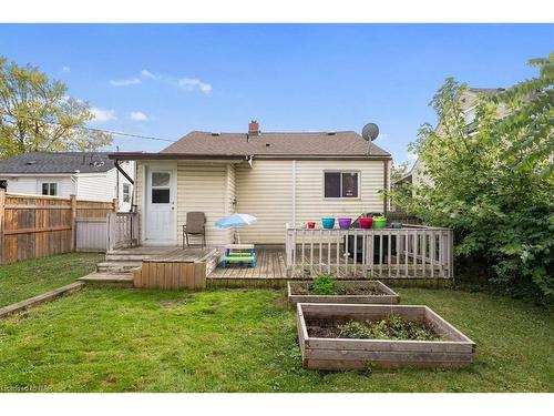 390 Gatfield Avenue, Welland, ON - Outdoor With Deck Patio Veranda