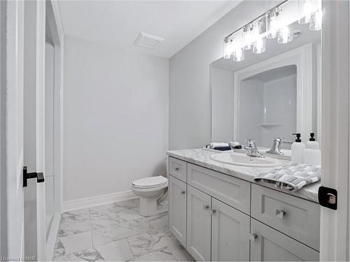 27 Austin Drive, Welland, ON - Indoor Photo Showing Bathroom