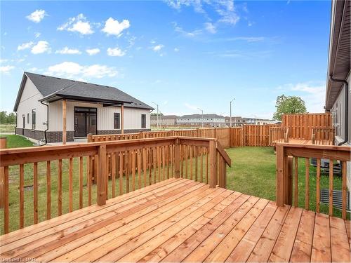 27 Austin Drive, Welland, ON - Outdoor With Deck Patio Veranda With Exterior