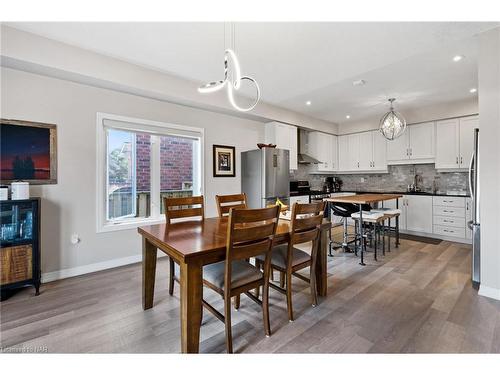 7 Cannery Drive, Niagara-On-The-Lake, ON - Indoor Photo Showing Dining Room