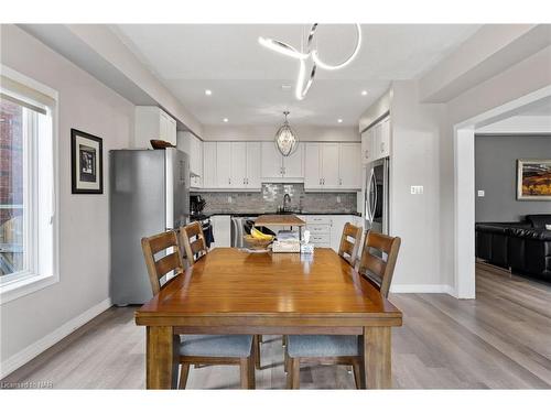 7 Cannery Drive, Niagara-On-The-Lake, ON - Indoor Photo Showing Dining Room