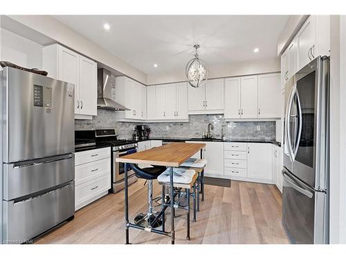 7 Cannery Drive, Niagara-On-The-Lake, ON - Indoor Photo Showing Kitchen With Upgraded Kitchen