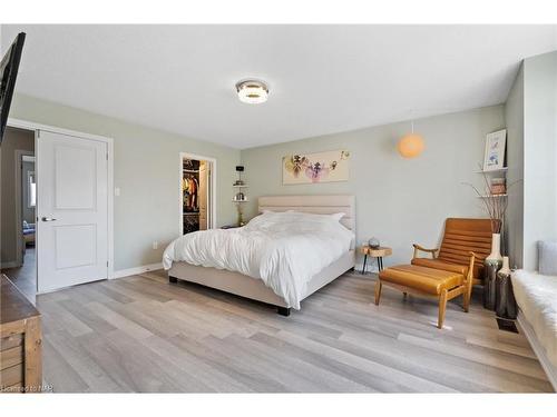 7 Cannery Drive, Niagara-On-The-Lake, ON - Indoor Photo Showing Bedroom