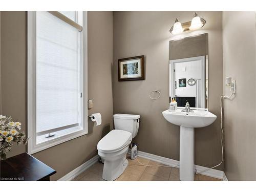 7 Cannery Drive, Niagara-On-The-Lake, ON - Indoor Photo Showing Bathroom