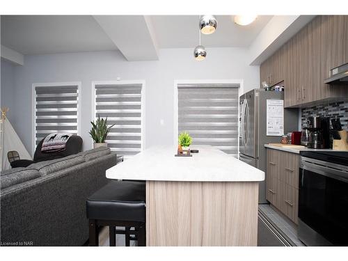 2-9 Renfrew Trail, Welland, ON - Indoor Photo Showing Kitchen