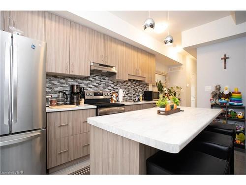 2-9 Renfrew Trail, Welland, ON - Indoor Photo Showing Kitchen With Stainless Steel Kitchen With Upgraded Kitchen