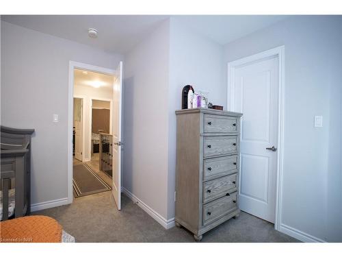 2-9 Renfrew Trail, Welland, ON - Indoor Photo Showing Bedroom