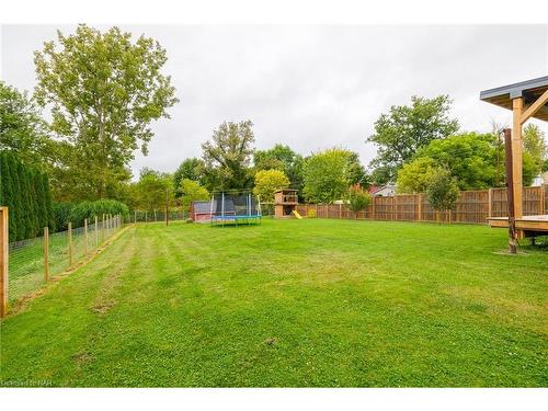 1344 Effingham Street, Pelham, ON - Outdoor With Backyard