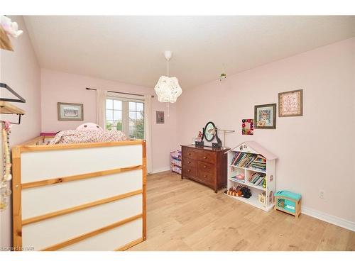 59 Thorold Road E, Welland, ON - Indoor Photo Showing Bedroom