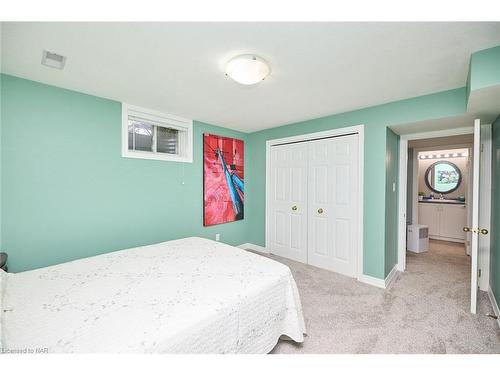 59 Thorold Road E, Welland, ON - Indoor Photo Showing Bedroom