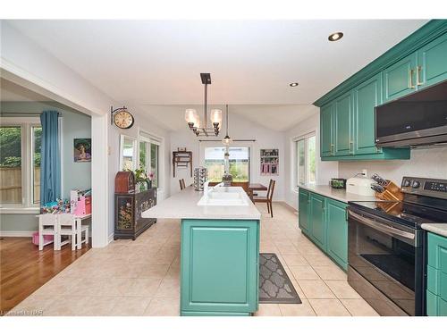 59 Thorold Road E, Welland, ON - Indoor Photo Showing Kitchen