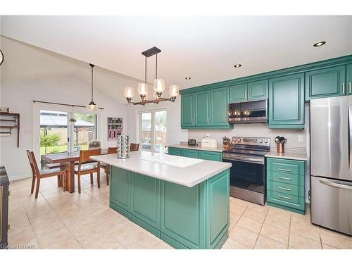 59 Thorold Road E, Welland, ON - Indoor Photo Showing Kitchen With Upgraded Kitchen