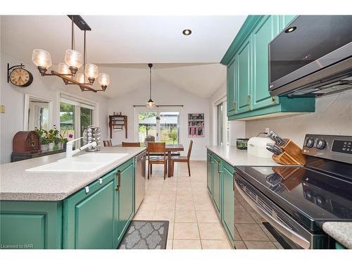 59 Thorold Road E, Welland, ON - Indoor Photo Showing Kitchen With Double Sink