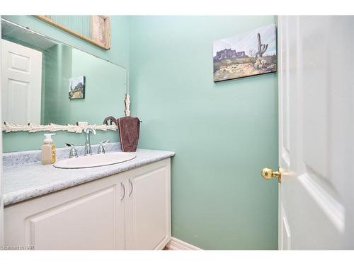 59 Thorold Road E, Welland, ON - Indoor Photo Showing Bathroom