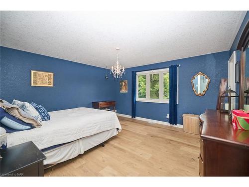 59 Thorold Road E, Welland, ON - Indoor Photo Showing Bedroom