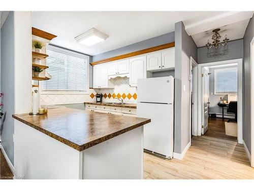 7-454 Carlton Street, St. Catharines, ON - Indoor Photo Showing Kitchen