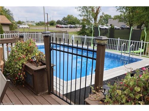 49 St George Street, Welland, ON - Outdoor With In Ground Pool