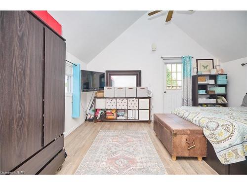 49 St George Street, Welland, ON - Indoor Photo Showing Bedroom