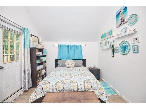 49 St George Street, Welland, ON - Indoor Photo Showing Bedroom