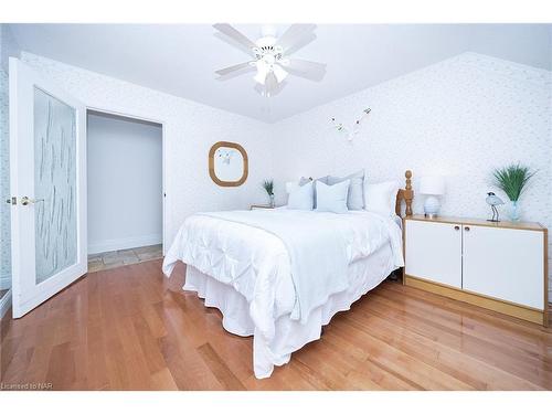 1776 York Road, Niagara-On-The-Lake, ON - Indoor Photo Showing Bedroom